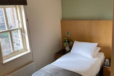 هتل Rooms At 1703