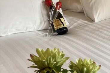 هتل Rooms At 1703