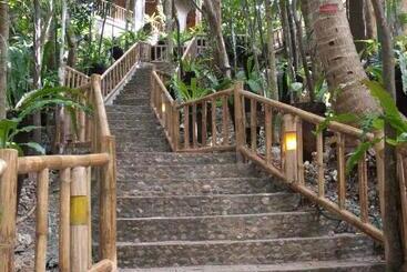 هتل Sea Wind Resort