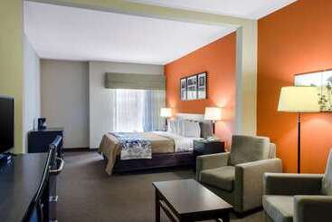 هتل Spark By Hilton Montgomery Eastchase