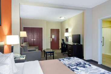 هتل Spark By Hilton Montgomery Eastchase