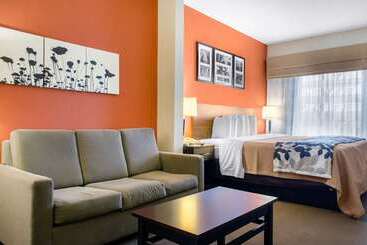هتل Spark By Hilton Montgomery Eastchase
