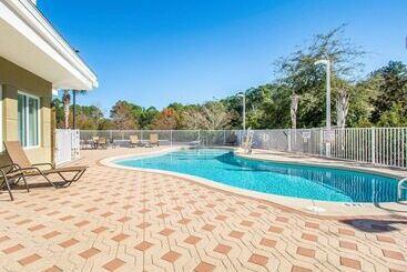 هتل Sleep Inn & Suites Panama City Beach East