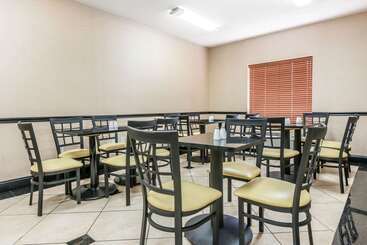 هتل Sleep Inn & Suites University Shands