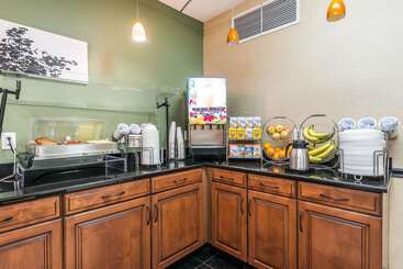 هتل Sleep Inn & Suites University Shands