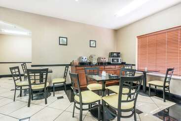 هتل Sleep Inn & Suites University Shands