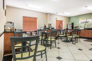هتل Sleep Inn & Suites University Shands