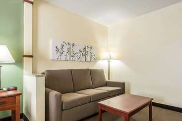 هتل Sleep Inn & Suites University Shands