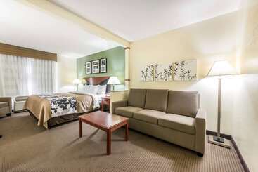 هتل Sleep Inn & Suites University Shands