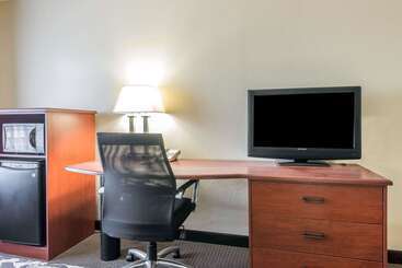 هتل Sleep Inn & Suites University Shands
