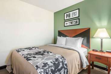 هتل Sleep Inn & Suites University Shands
