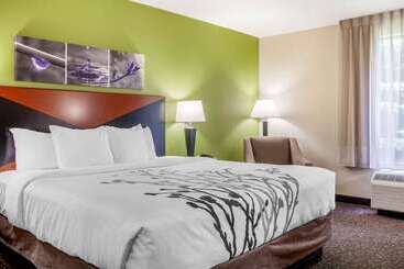 هتل Sleep Inn & Suites Airport