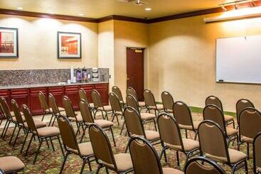 هتل Sleep Inn & Suites At Six Flags