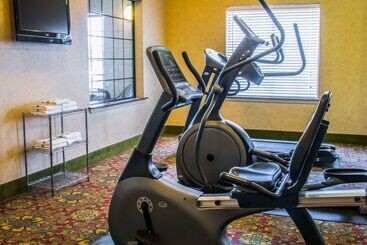 هتل Sleep Inn & Suites At Six Flags