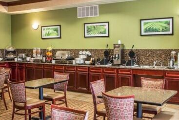 هتل Sleep Inn & Suites At Six Flags