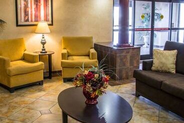 هتل Sleep Inn & Suites At Six Flags