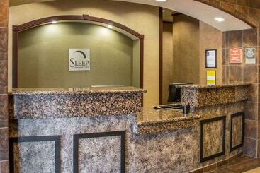 هتل Sleep Inn & Suites At Six Flags