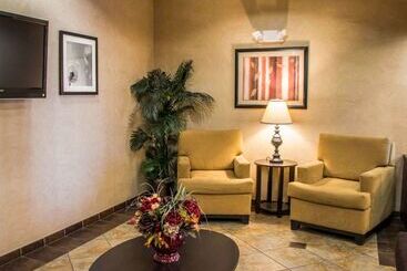 هتل Sleep Inn & Suites At Six Flags