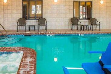 هتل Sleep Inn & Suites At Six Flags