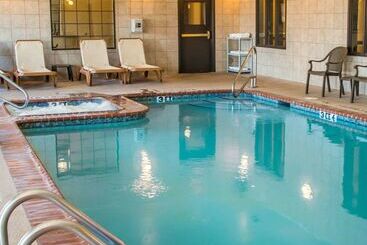 هتل Sleep Inn & Suites At Six Flags