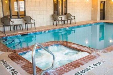 هتل Sleep Inn & Suites At Six Flags