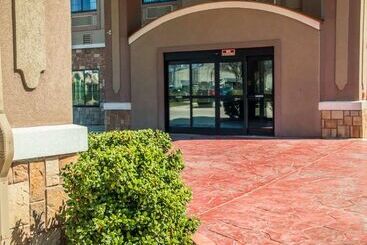 هتل Sleep Inn & Suites At Six Flags