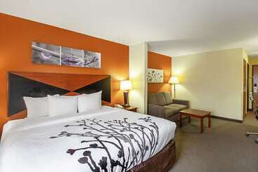 هتل Sleep Inn & Suites Madison   Monona