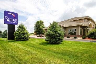 هتل Sleep Inn & Suites Madison   Monona