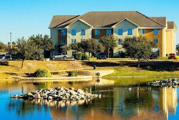 هتل Staybridge Suites Laredo, An Ihg