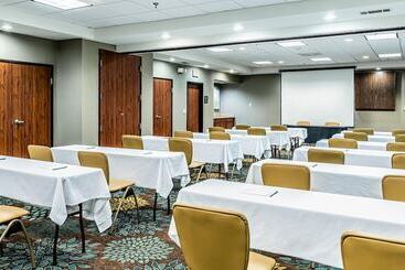 هتل Staybridge Suites Laredo, An Ihg