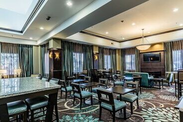 هتل Staybridge Suites Laredo, An Ihg