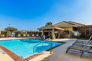 هتل Staybridge Suites Laredo, An Ihg