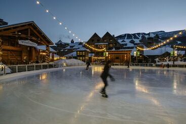 هتل The Lodge At Spruce Peak, A Destination By Hyatt Residence