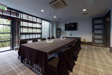 Village Hotel Leeds South