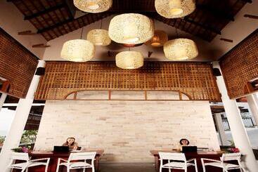 Kc Resort & Over Water Villas