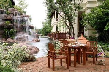 Khum Phaya Resort & Spa Boutique Collection