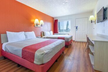 Motel 6 Phoenix, Az  Airport  24th Street