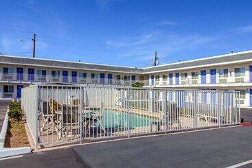 Motel 6 Phoenix, Az  Airport  24th Street