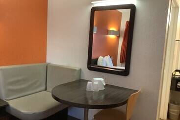 مُتل Carlsbad Village Inn