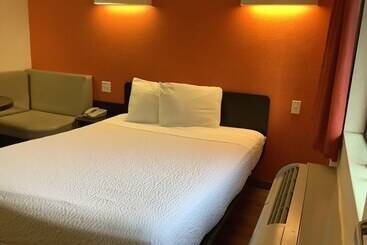 مُتل Carlsbad Village Inn