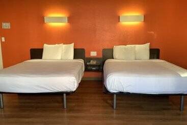 مُتل Carlsbad Village Inn