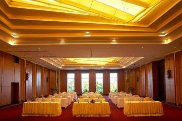 Nora Buri Resort & Spa   Sha Extra Plus