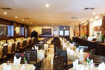 استراحتگاه Sarita Chalet And Spa