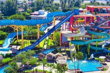 Splash Beach Resort, Maikhao Phuket   Sha Extra Plus