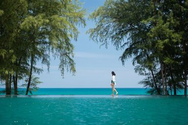 Splash Beach Resort, Maikhao Phuket   Sha Extra Plus