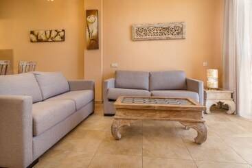 Zahara Sol Villas Y Apartamentos By Qhotels
