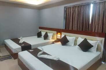 هتل Goroomgo Marine Blue Swimming Pool Digha