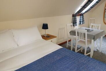 تختخواب و صبحانه Moorside Rooms