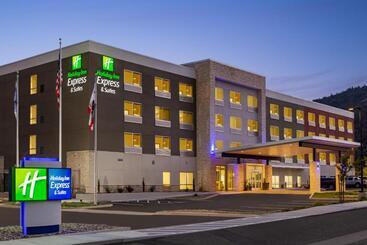 هتل Holiday Inn Express & Suites   Ukiah, An Ihg