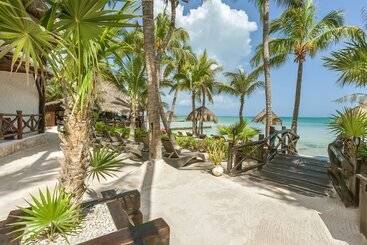 Beachfront Hotel La Palapa   Adults Only